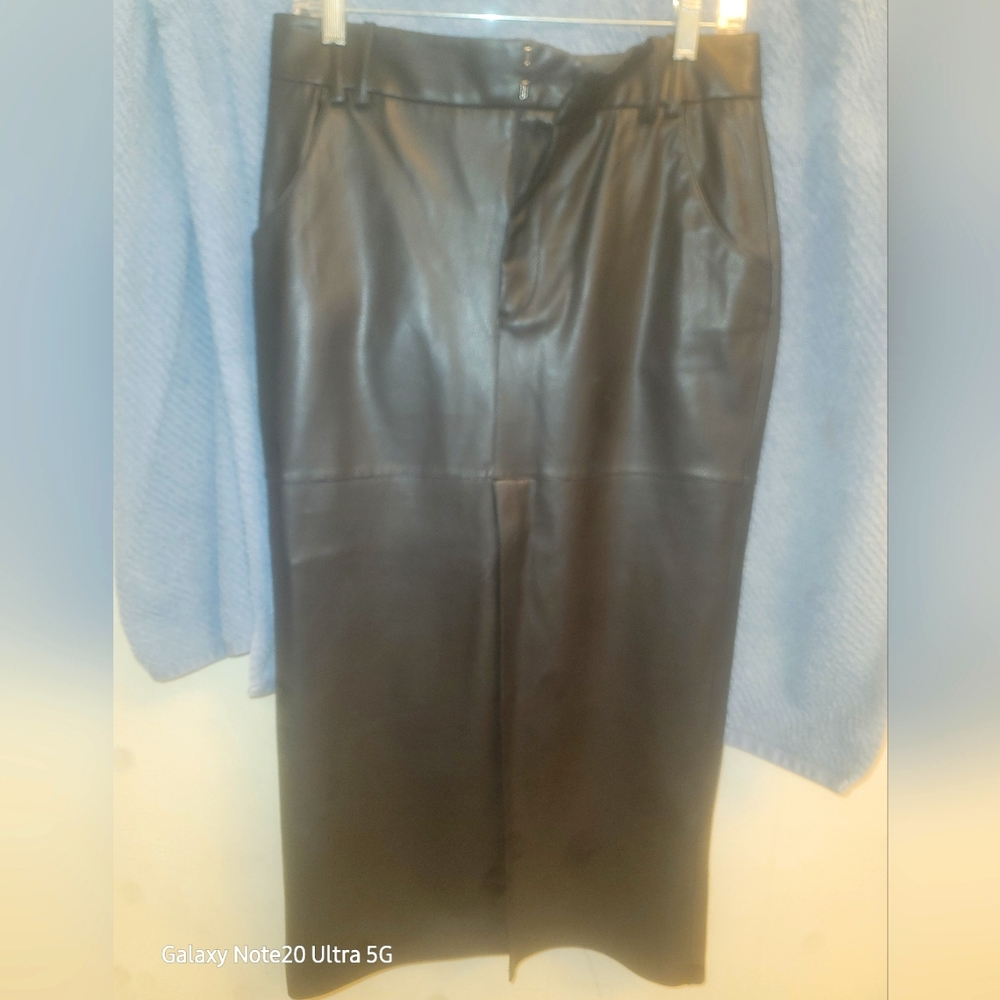 ZARA Chic Black Faux Leather Full Length Skirt, size L.
